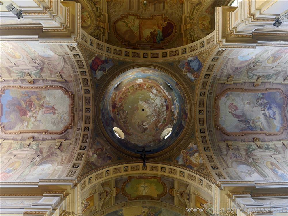 Busto Arsizio (Varese, Italy) - Vaults of the crossing of the St. Michael the Archangel Church